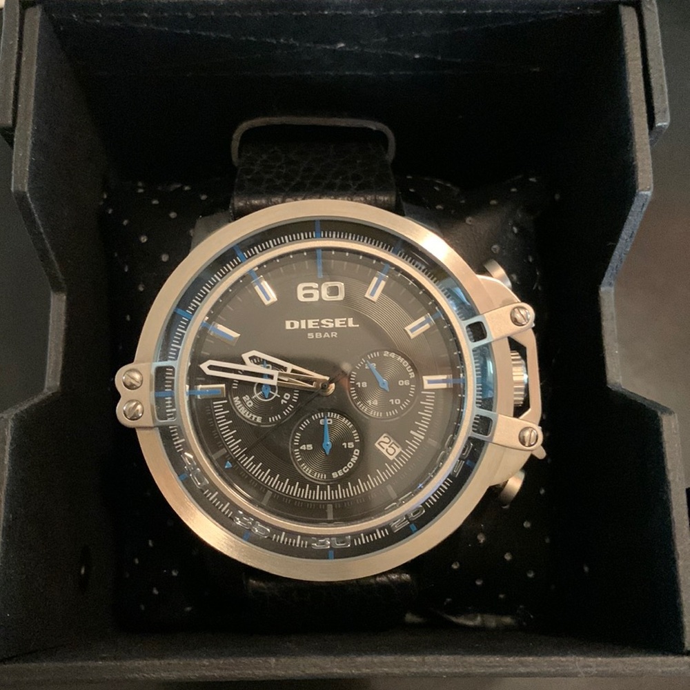 Diesel NWOT NEEDS BATTERY DZ4480 Black Watch